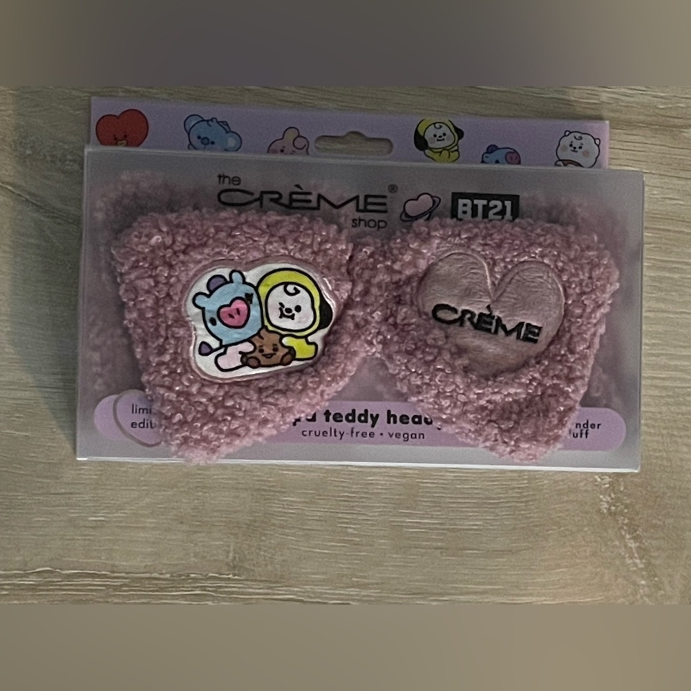 Creme shop
BT21 Pink Teddy Headband
New in box
